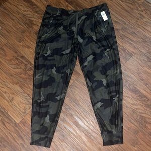 NWT Old navy Camo breathe on joggers